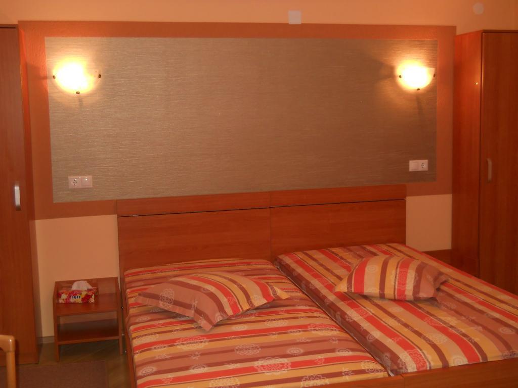 Pensiunea Cora Pitesti Room photo